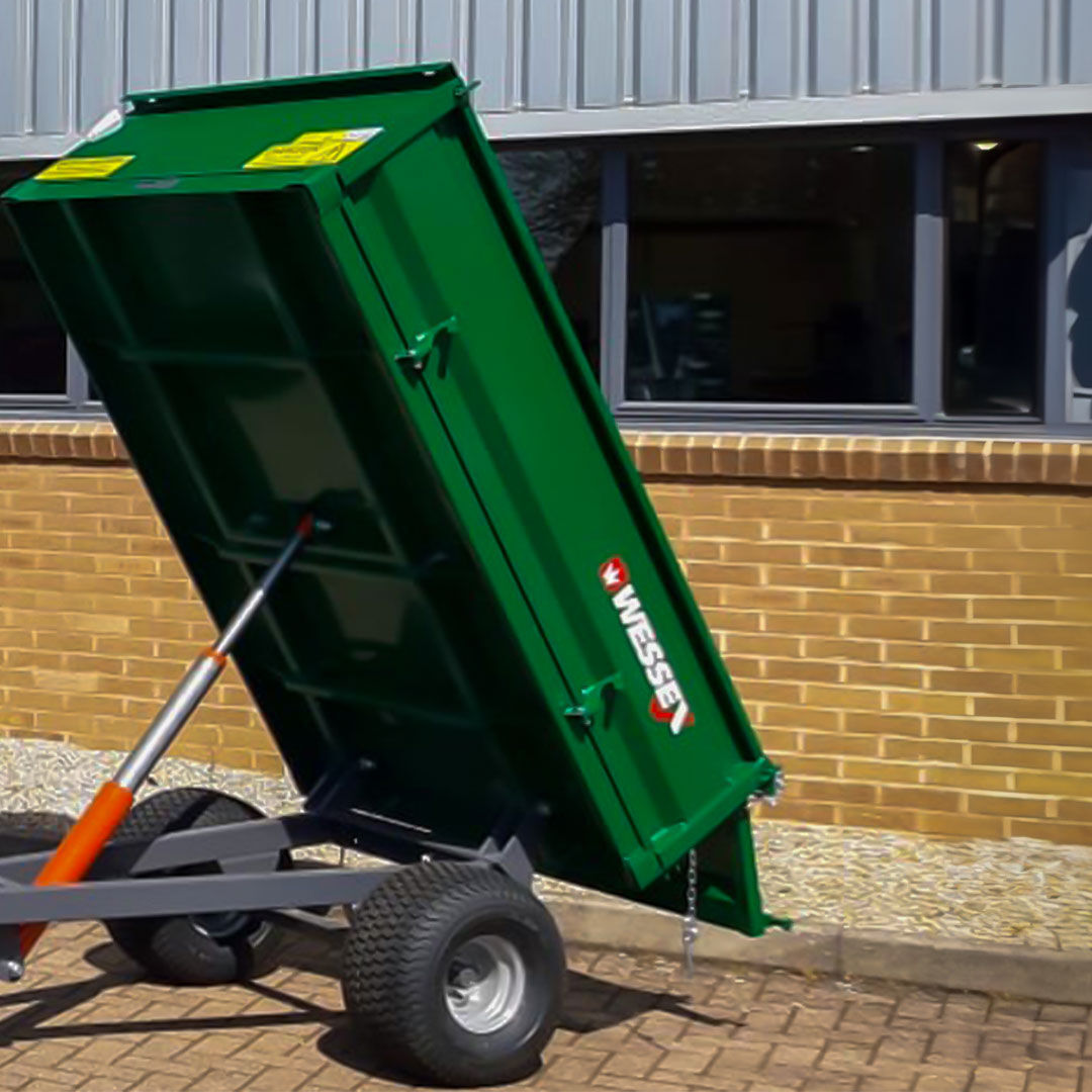 Discover the 𝗪𝗲𝘀𝘀𝗲𝘅 𝗛𝘆𝗱𝗿𝗮𝘂𝗹𝗶𝗰 𝗧𝗶𝗽𝗽𝗶𝗻𝗴 𝗧𝗿𝗮𝗶𝗹𝗲𝗿𝘀 in 3 sizes, perfect for transporting bulky items or green waste. 💪 Want to see for yourself? See our website for more information, or drop us a message! 📲 #tippingtrailers #trailers #transporting