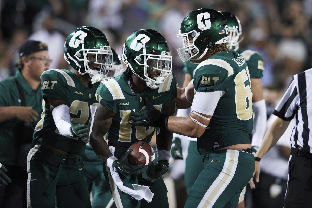 #AGTG Blessed to receive an offer from UNC Charlotte! @drebly_32 @BiffPoggi @TimBrewster @CoachDorsey7 @adamgorney @BrianDohn247 @RivalsFriedman @Hayesfawcett3 #Go49ers