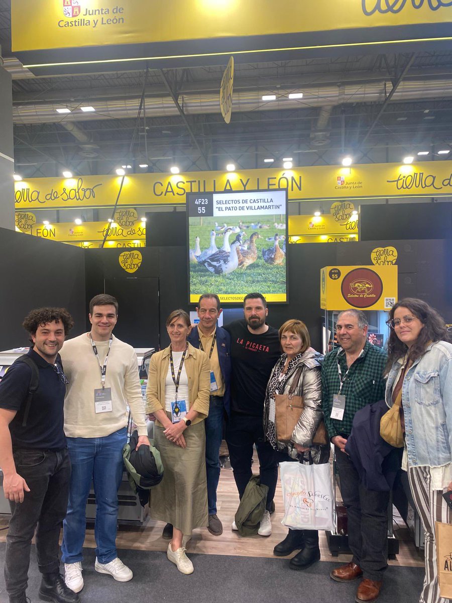 He cogido a la  familia de <a href="/la_picaeta/">🎙 LA PICAETA - El Podcast -</a> y les he puesto a comer pato palentino de <a href="/SelectosCast/">Selectos de Castilla - El Pato de Villamartín</a>