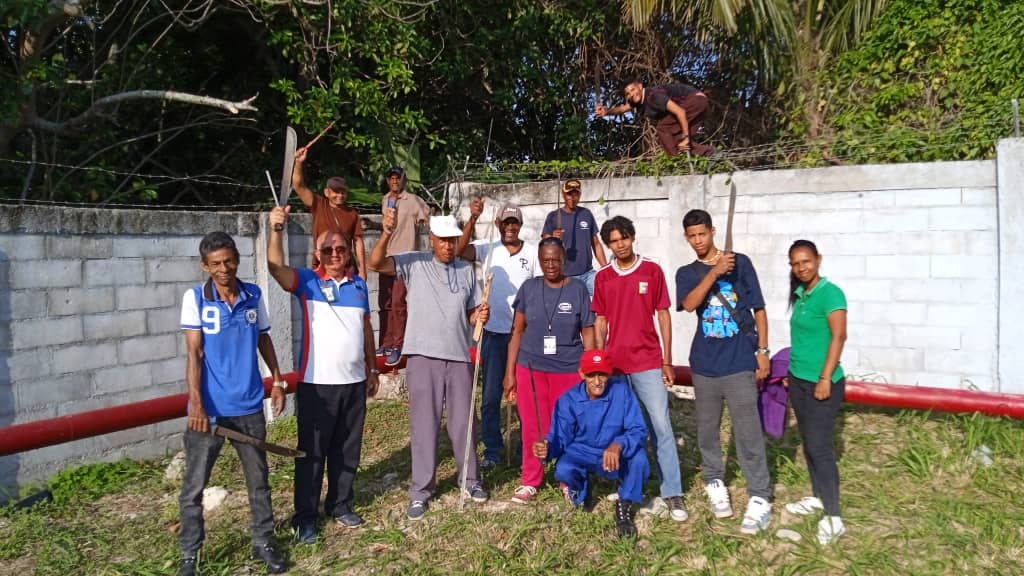 GManufacturado's tweet image. En saludo al #1ro de Mayo, nuestra UEB de Seguridad y Protección de #GasManufacturado realiza trabajo voluntario con motivo a la mejora de reparación y mantenimiento de los cercados perimetrales. #VamosPorMas #PetrolerosPorCuba