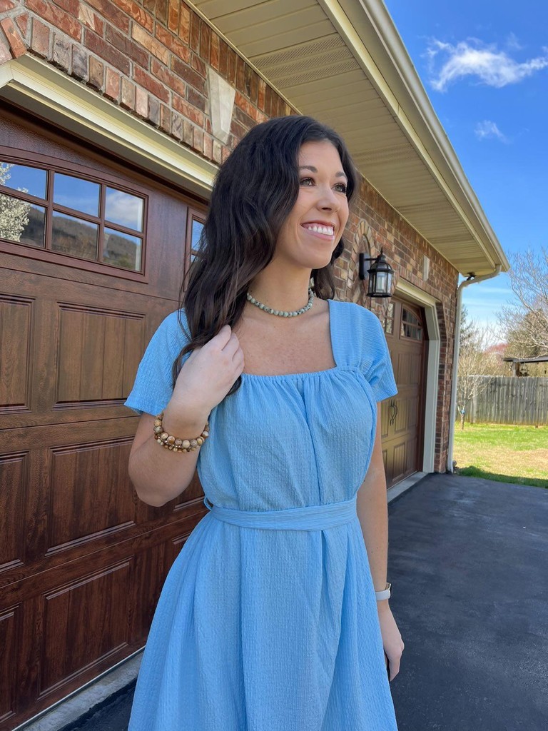 Warmer days means time to break out the sundresses and layer some pieces✨
📷cred: taylorpendletonn

#blueboxboutiqueinc #springoutfit #springfashion #outfitinspo #springlooks #accessories #jewelry #jewelryboutique #styleblogger #afterpayusa #shopsmallbusiness