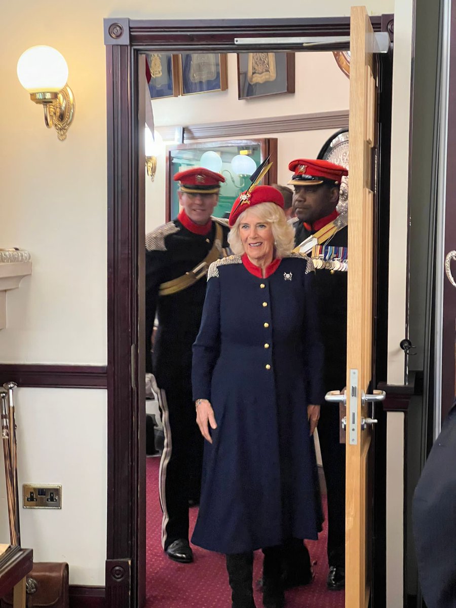 RoyMukungunugwa's tweet photo. This week marked my 22years of colour service. 

What a way to mark it as the Regimental Sergeant Major for our Colonel in Chief HM Queen Camilla's first visit &amp; I was immensely proud of how our people worked tirelessly to demonstrate the Regiment's esprit de Corp. #DeathOrGlory https://t.co/BDbBiZTaKc