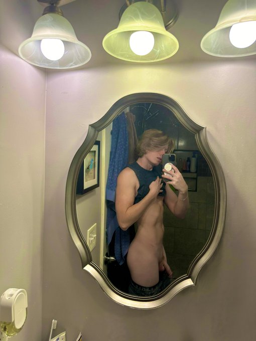 I need some pre workout before I go to the gym, wanna help? https://t.co/mWrTfTP4m3