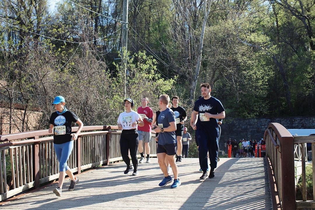 S/O to all the amazing volunteers, runners, & donors who participated in this year's IronMed 5K. Your dedication helped raise almost $5,000 for @GU_HOYA_Clinic, a free, student-run clinic that provides health care to those in need. Thanks for your commitment to helping others!
