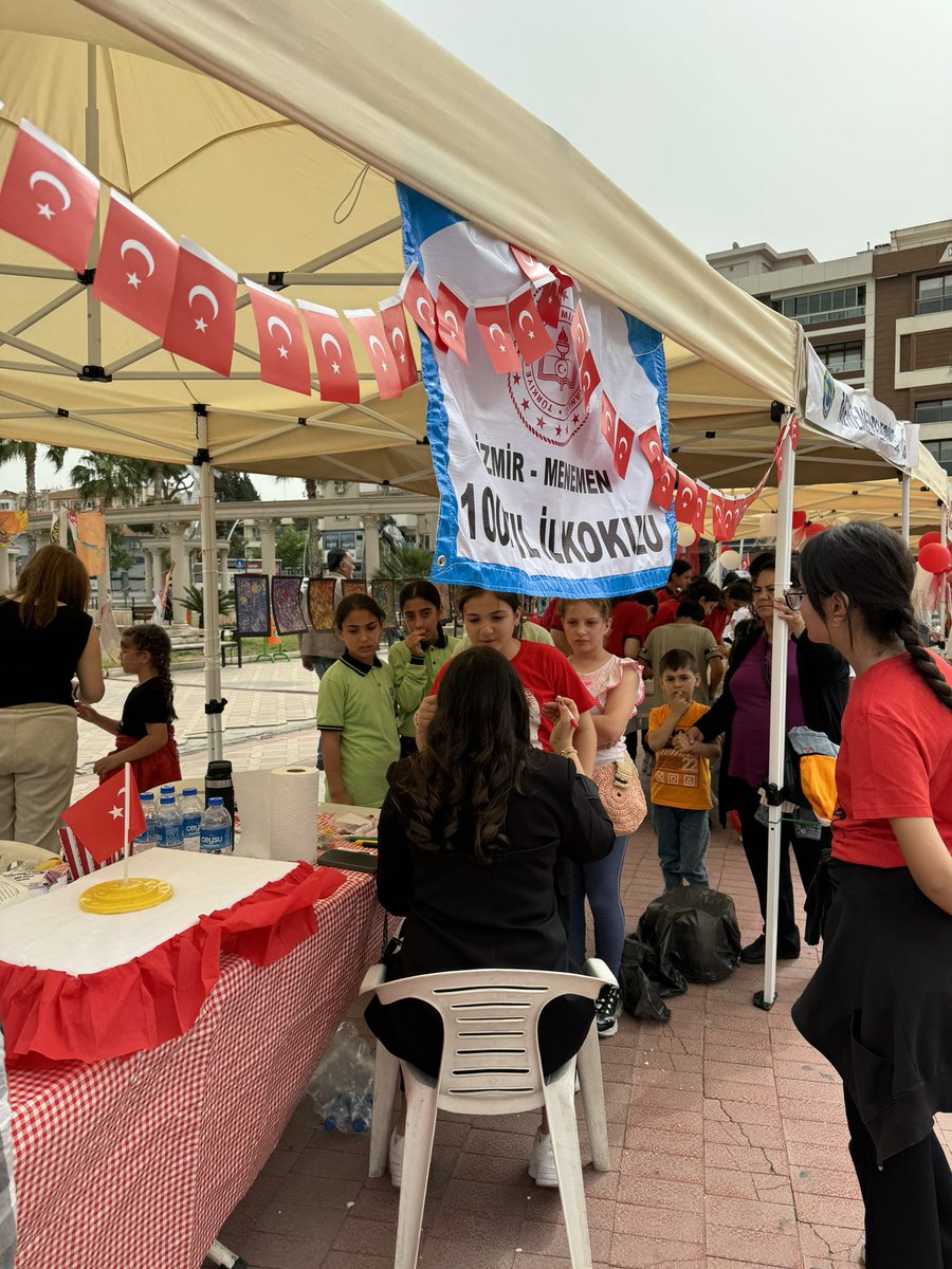 100Menemen's tweet photo. Çocuklar gülünce güzelleşir 🌍 @MenemenMEM 23 Nisan Çocuk Şenliği  @muharembayindir @sadullah_celikk https://t.co/1YyxbUcHLq