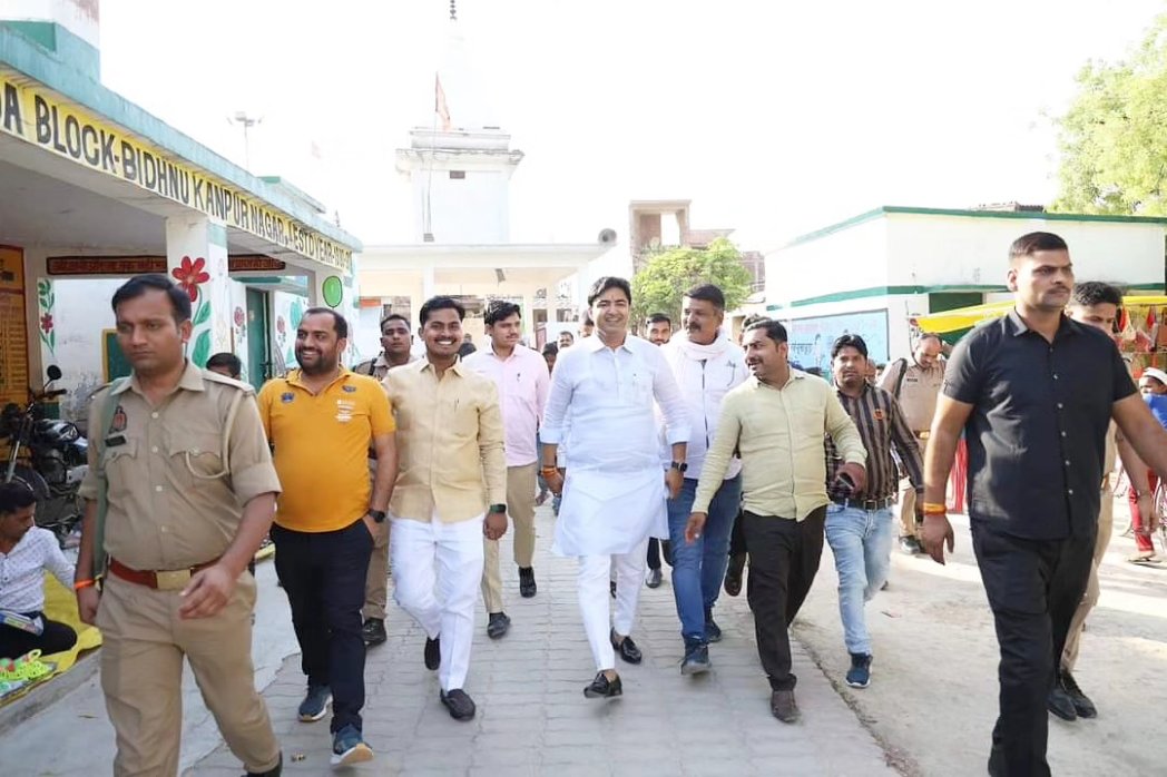 JANTA4jitendra's tweet photo. बिठूर विधानसभा अंतर्गत ग्राम घुरूवाखेड़ा में धार्मिक कार्यक्रम में बड़े भईया श्री Abhijeet Singh Sanga जी के साथ उपस्थिति दर्ज कराई..

BJP Uttar Pradesh 
Abhijeet Singh Sanga 
Jitendra savita - जितेंद्र सविता https://t.co/EABS2zrOC8