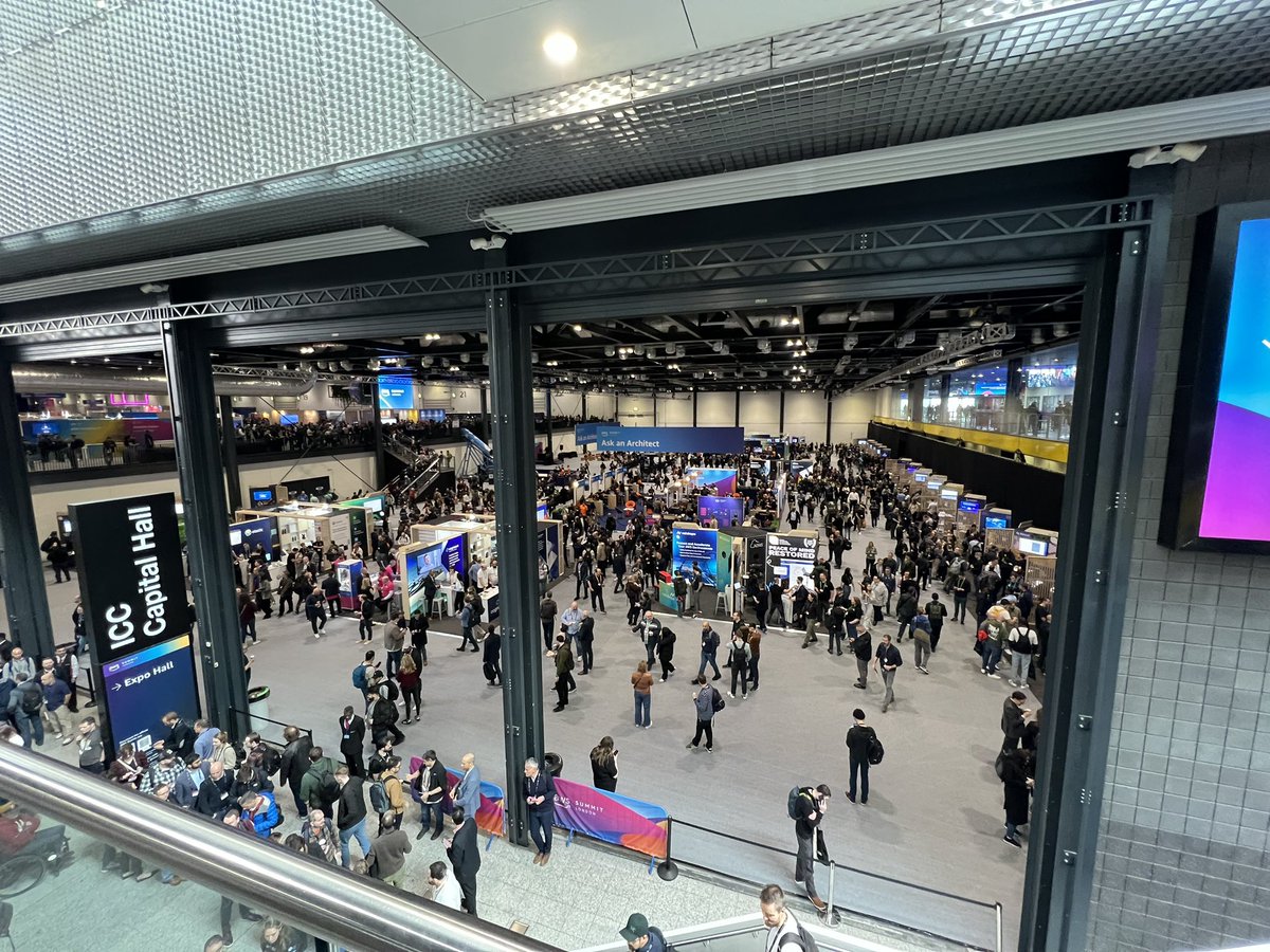 What a fantastic day it has been so far at #AWS Summit London; with lots of networking with industry experts and great sessions on key areas like Gen AI 💜