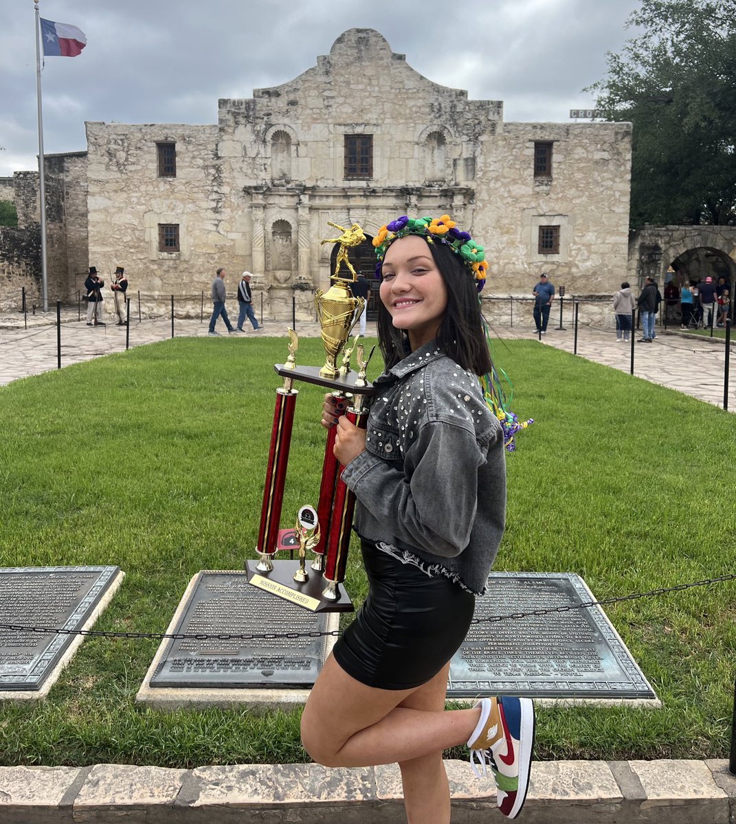 Decided to take the @MissionProWres Cup out to celebrate Fiesta and do some sightseeing in San Antonio! 🏆 🪅