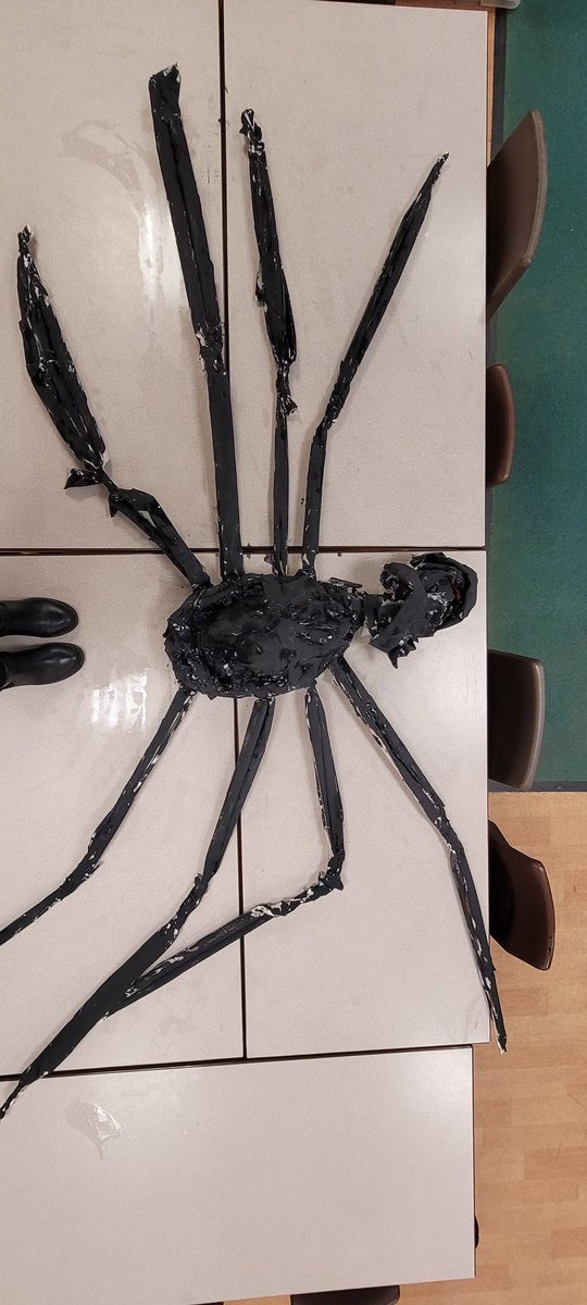 staidansbks1's tweet photo. Year One enjoyed painting the spider sculpture that they made together #StaidansbART https://t.co/ZO8tLNfl7d