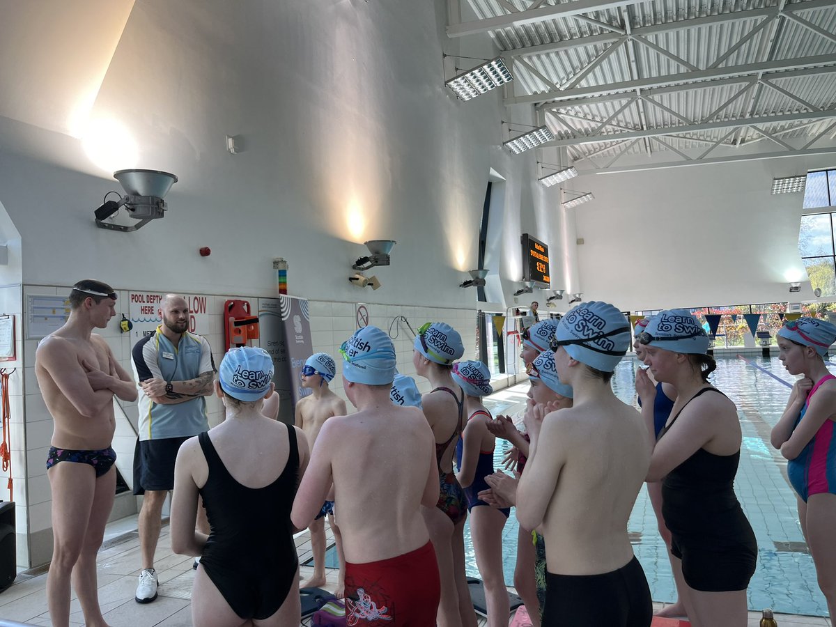 Great to see @Dunks_Scott with @scottish_water joining club ready classes as #LearntoSwim ambassador @FifeLeisure today at Michael Woods Sports and Leisure Centre demonstrating the swimming strokes and giving them top tips !