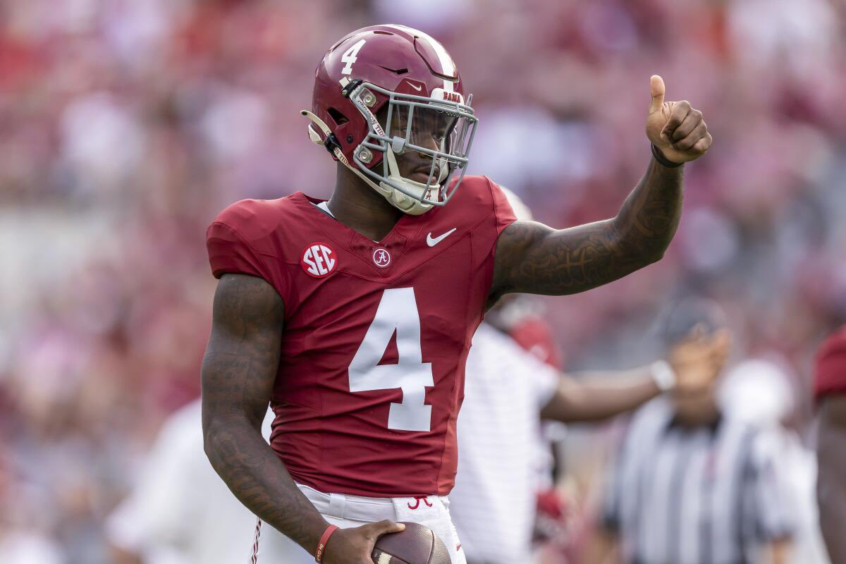 Wow #AGTG truly blessed to have received an offer from the University of Alabama🐘❤️ @KalenDeBoer @FBCoachSheridan @CoachSanders14 @CoachAro44 @CoachXBrown @CoachSamuels11 @drobalwayzopen @JMitchQB9 @OldSchoolQB