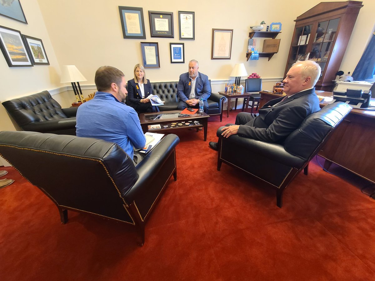 The future of the Highway Trust Fund is just one of the hot topics Indiana #ATSSA members are discussing with staffers from @RepRudyYakym's office today. #ATSSAFlyIn #SaferRoadsSaveLives @HouseGOP @USDOT