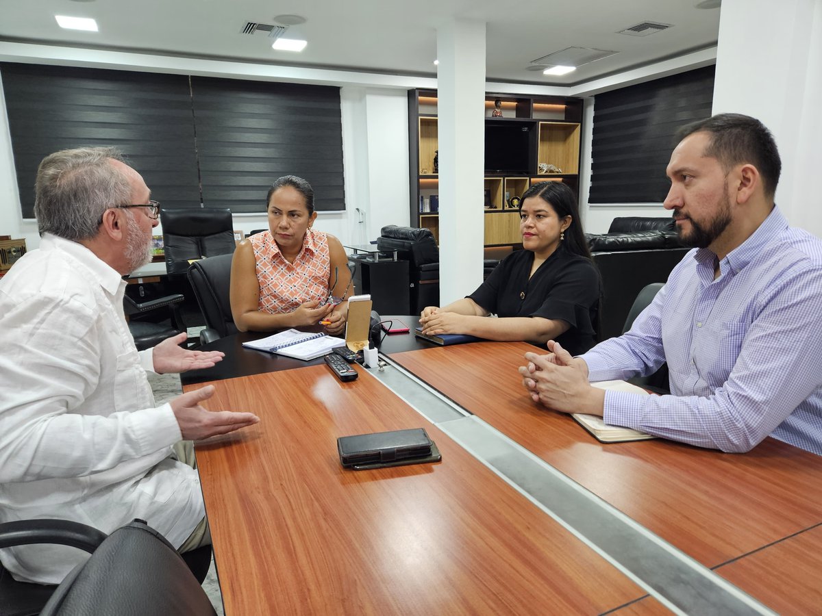 🤝 | COOPERACIÓN INTERINSTITUCIONAL

El Dr. <a href="/HerreraGomez66/">Manuel Herrera Gomez</a> y <a href="/jorgeloayza25/">Jorge Loayza</a>, representantes de <a href="/UNIRuniversidad/">Universidad Internacional de La Rioja (UNIR)</a> en Ecuador, se reunieron con autoridades de la Universidad Península de Santa Elena, para determinar algunas necesidades institucionales en la que nuestra universidad,