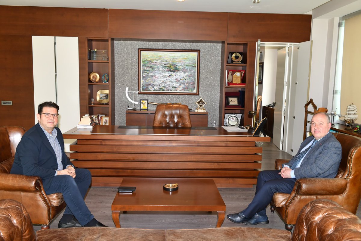 Valimiz Ömer Faruk Coşkun, Makroteks Tekstil’i ziyaret etti. Valimiz, Yönetim Kurulu Başkanı Hüseyin Memişoğlu ile bir araya gelerek firmanın faaliyetleri hakkında bilgi aldı.