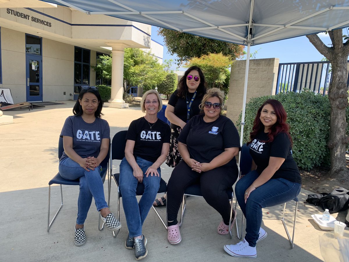 This amazing crew helped support @AshleyMBSD in making the GATE family Picnic and Student showcase a success! Thank you all for making this #BurtonExperience happen @BurtonSchools