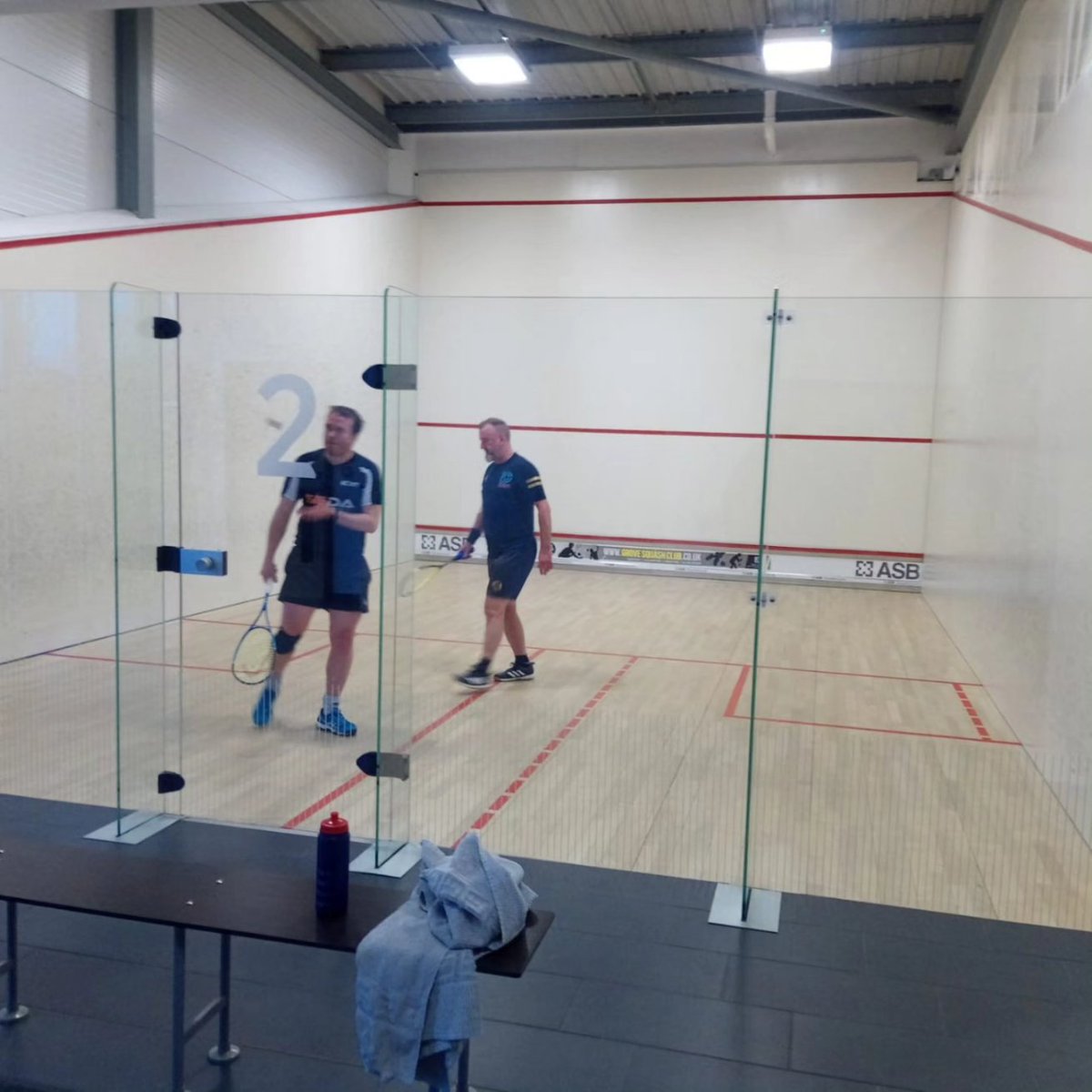 GroveSquashClub's tweet photo. Grove 4 went into their last match of the season hoping to secure promotion. They comprehensively beat Southwell 3 20-5 to do their job on the night. As news trickled through of other results, it was finally confirmed that they'd been crowned Division 6 Champions by two points. https://t.co/Ao2D8CBytv