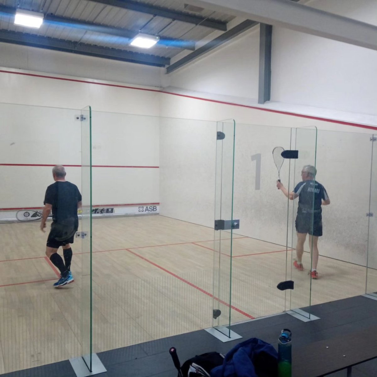 GroveSquashClub's tweet photo. Grove 4 went into their last match of the season hoping to secure promotion. They comprehensively beat Southwell 3 20-5 to do their job on the night. As news trickled through of other results, it was finally confirmed that they'd been crowned Division 6 Champions by two points. https://t.co/Ao2D8CBytv