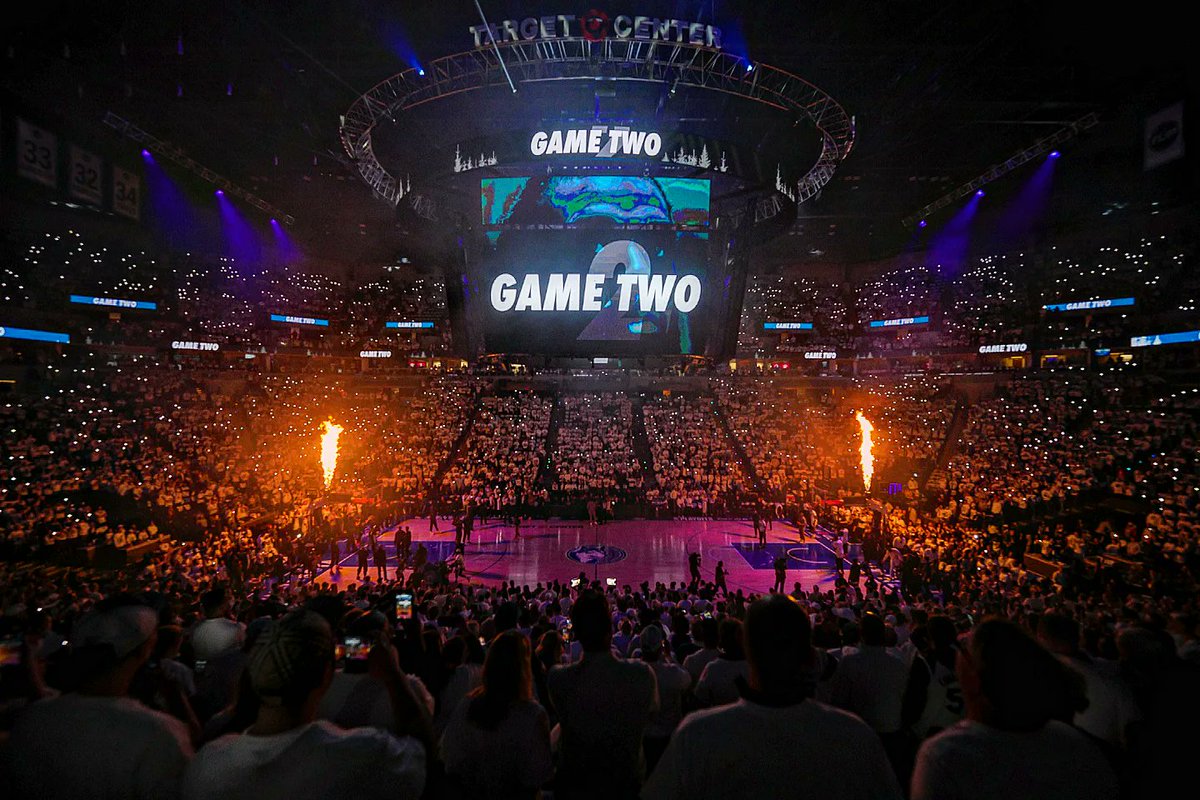 Amazing atmosphere for game 2 #Wolves and #Suns 
#WolvesBack #PhoenixSuns
