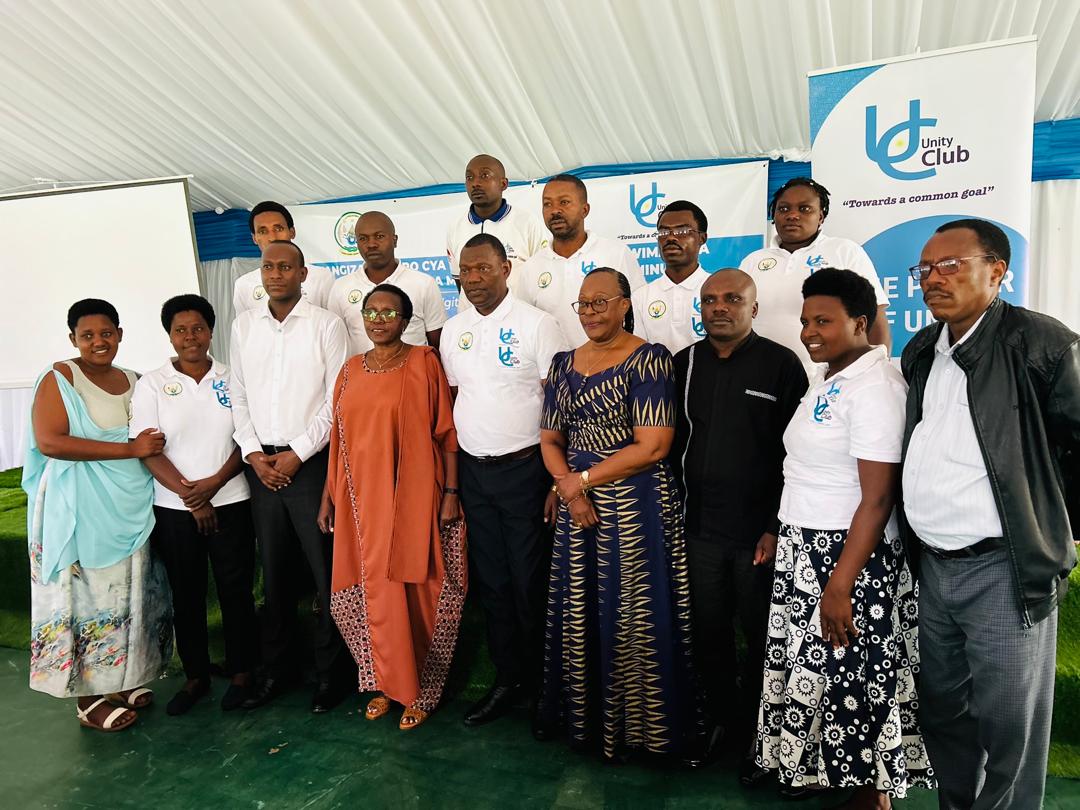 PUR_RWANDA's tweet photo. Uyu munsi, abagize committe ya Unity Club muri #PIASS basoje amahugurwa y'iminsi 2 y'icyiciro cya 4 mu mashuri makuru na kaminuza kuri "NDI UMUNYARWANDA," yateguwe na @UnityClubRw.
Banaganiriye ku mishinga yo kwimakaza Ubumwe bw'Abanyarwanda izakorwa n'izi clubs.
#WeArePIASS https://t.co/8EqGIgdKkZ
