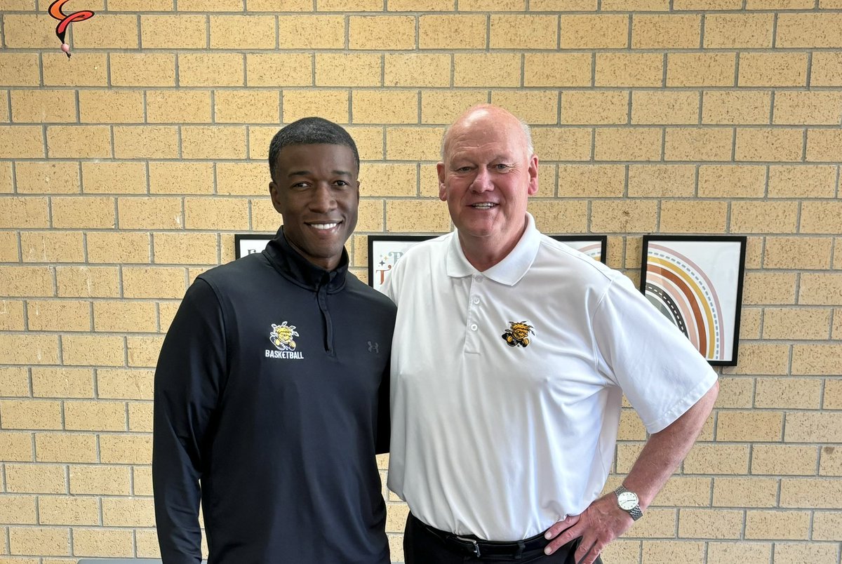 BrentKemnitz's tweet image. Great repping @WichitaState in support of the @unitedwayplains with Katie Zimmerman, @TJ_Cleveland and @glavinod 🌾📚