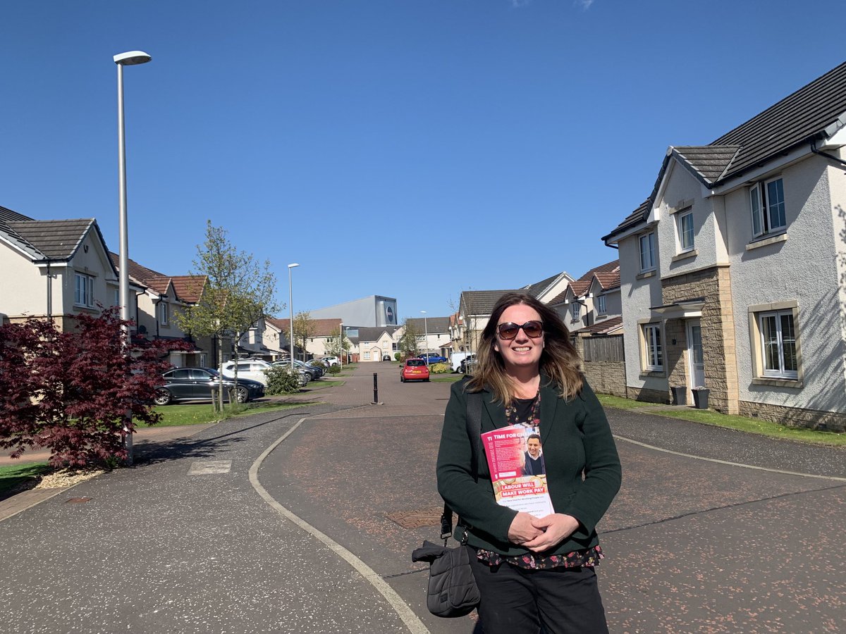A spot of sunny ⁦@ScottishLabour⁩ canvassing today with ⁦@AlisonJDowling⁩ in #braehead and #bishopton. Thanks to everyone who spoke to us today on the ⁦@labourdoorstep_⁩ and in the garden.