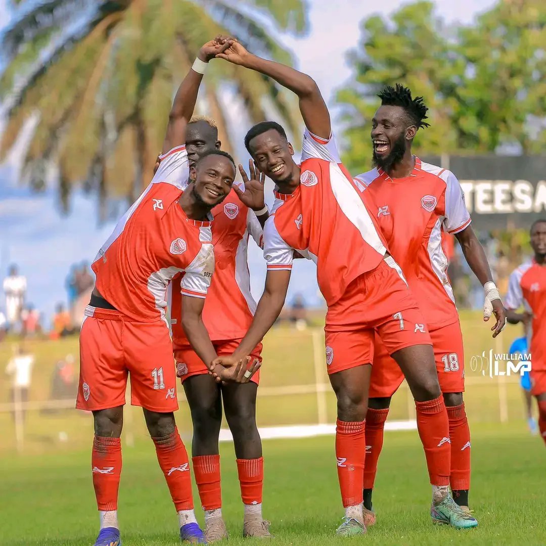 bbkigalifm's tweet photo. 🇺🇬#UgandaPL|#Matchday 25

FT Express 1-2 Kitara FC 
 ⚽️Isaac Waigona [P] 18'|Denis Omedi 11',Kabon Living 90+8'

🆙Next|18:00'

NEC FC x Bul FC
🏟Omondi-Lugogo

📊Standings

1.Kitara FC 47pts +19
2.Vipers FC 46pts +21(-1 match) 
2.Bul FC 46pts +15(-1 match) 

#MuriSiporonIgitego https://t.co/nhNQb9gU6e