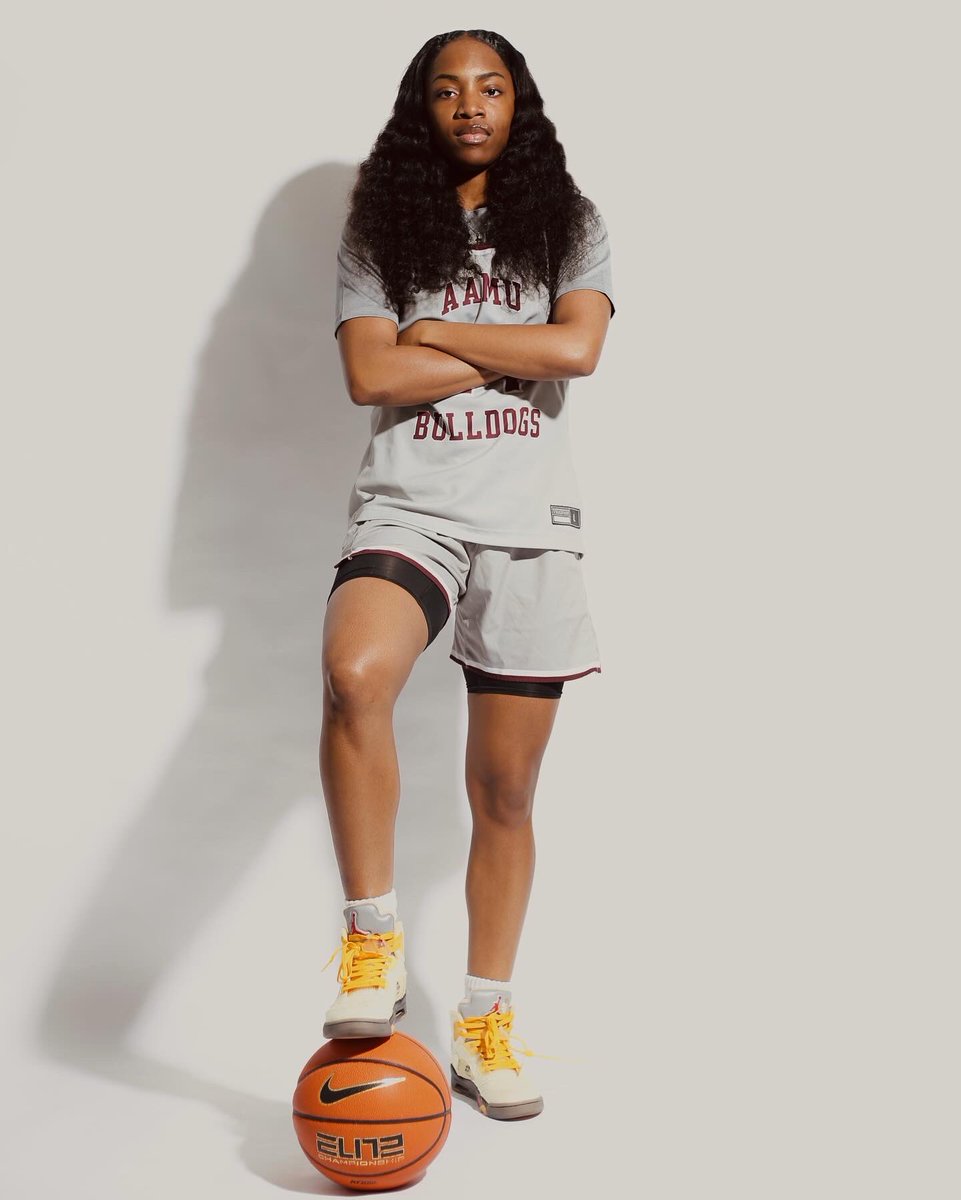 LaurynAshleyP's tweet photo. a great day to be a bulldog ya heard https://t.co/0orUnTpEO7