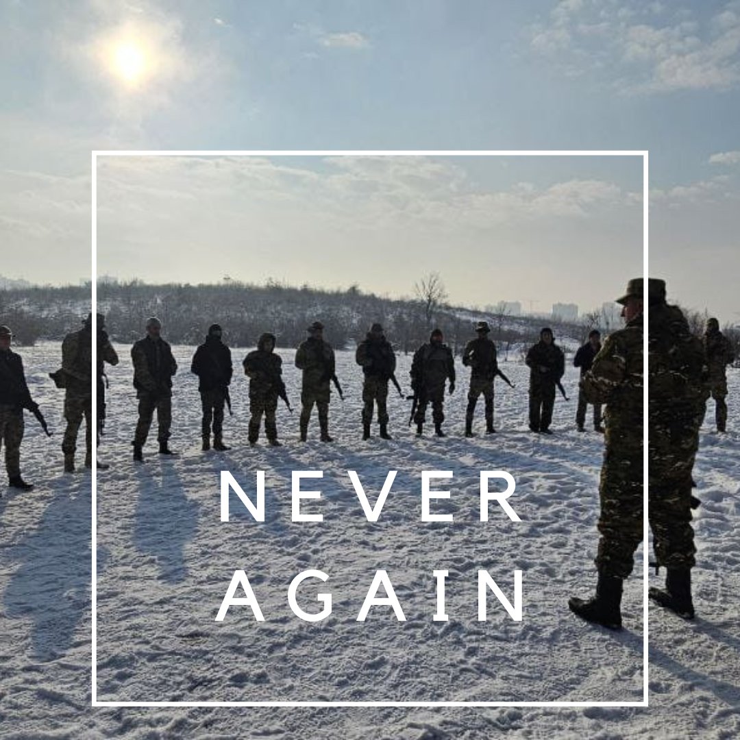 khoustup's tweet photo. #NeverAgain est devenu un slogan à toutes les manifestations des arméniens le 24 avril.

Il porte en lui l'envie de survie du peuple arménien, mais il doit aussi signifier la lutte. https://t.co/bbqlS0Z7D4