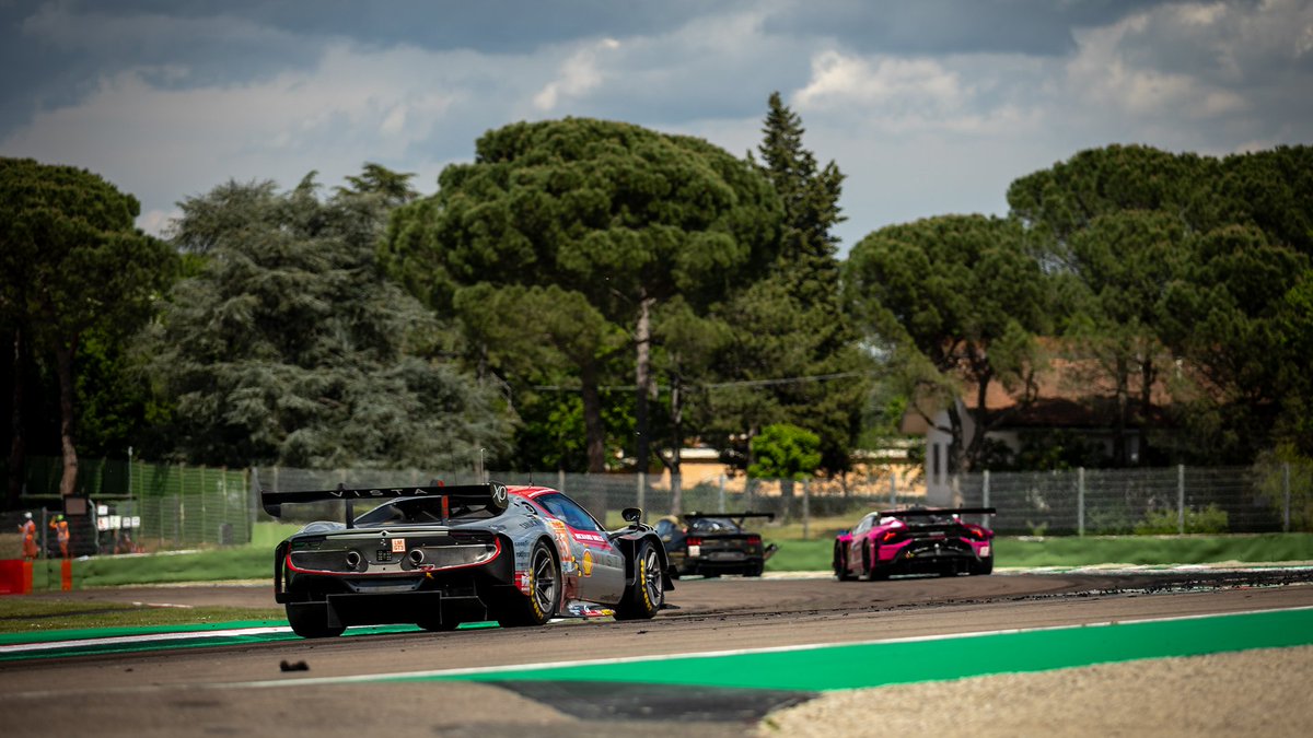 Ferrari Races tweet media