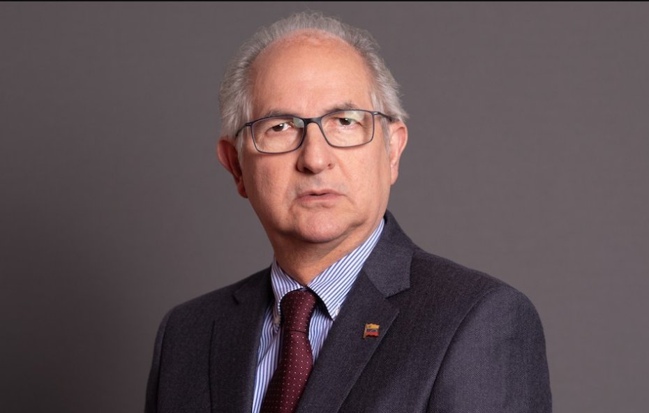 Antonio Ledezma: la perseverancia y constancia claves para rescate de la democracia #24Abril #HastaElFinal #AntonioLedezma Como un hito histórico calificó el ex alcalde de Caracas Antonio Ledezma, lo acontecido este martes 23 de abril en Venezuela tras la serie de cadenas de…