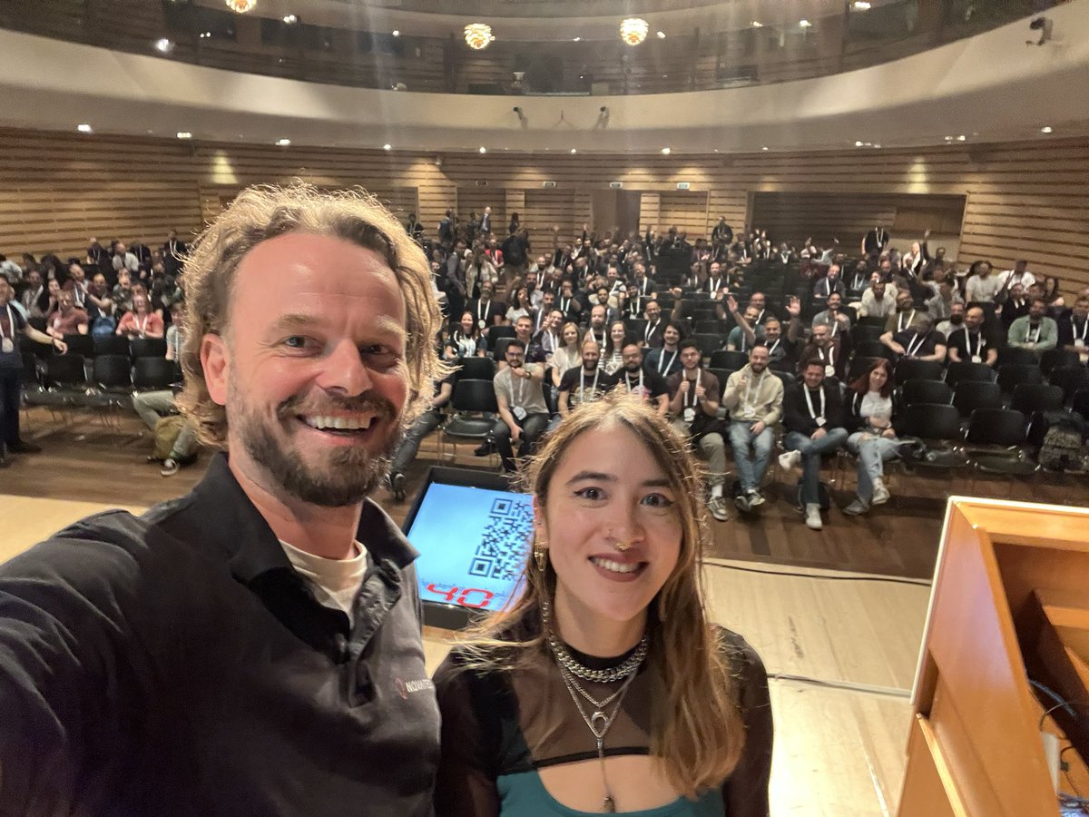 Thank you @devoxxgr and @softwaregarden for yet another great conference!

And thanks always to my awesome co-speaker @maeddes.

#devoxx #devoxxgr #kubernetes #k8s #java #observability