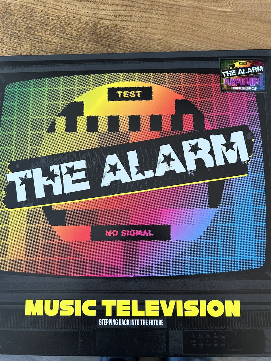 Arrived today and what a fantastic collection of covers over the vinyl and bonus cd - their take on the chosen songs is awesome - well chuffed #vinyl @thealarm