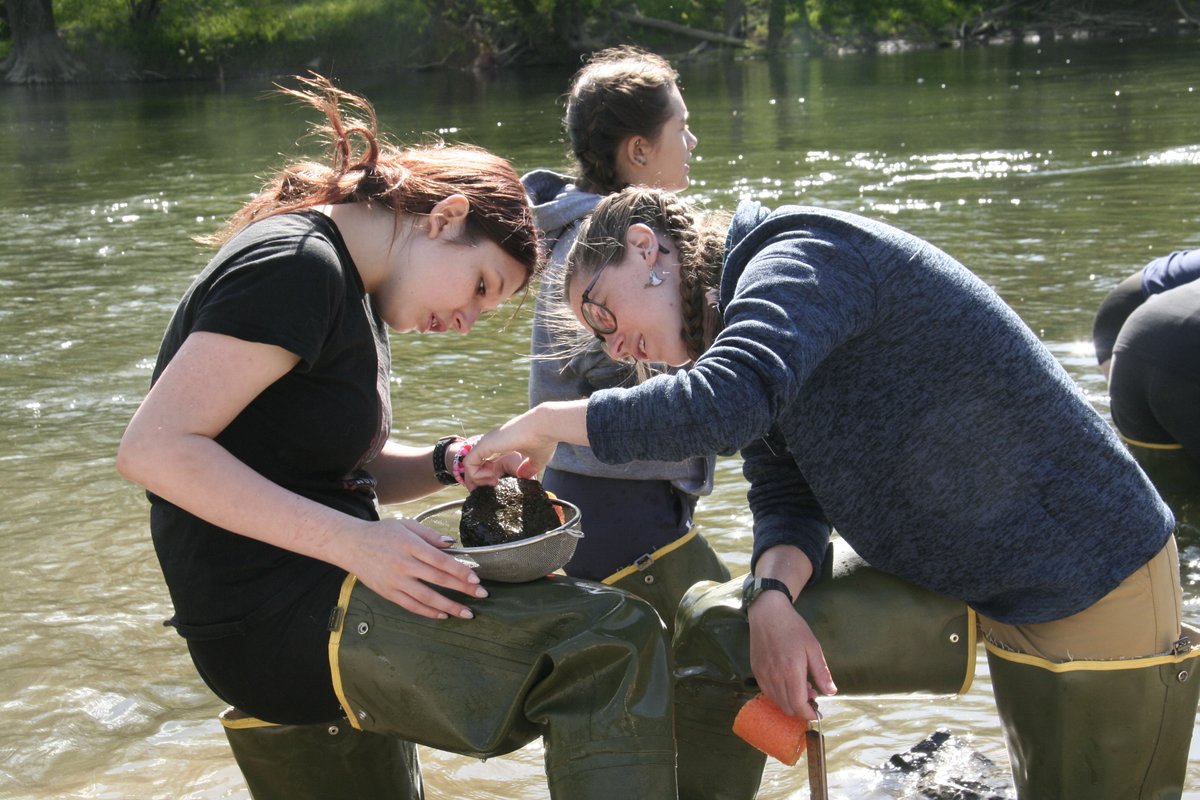 @chesapeakebay Educators were leading students through learning stations today, at the Bioblitz at DiFilippo Nature Preserve in Mechanicsburg. Students studied water quality and biodiversity, found aquatic macroinvertebrates, learned about fish, and helped in a buffer planting.