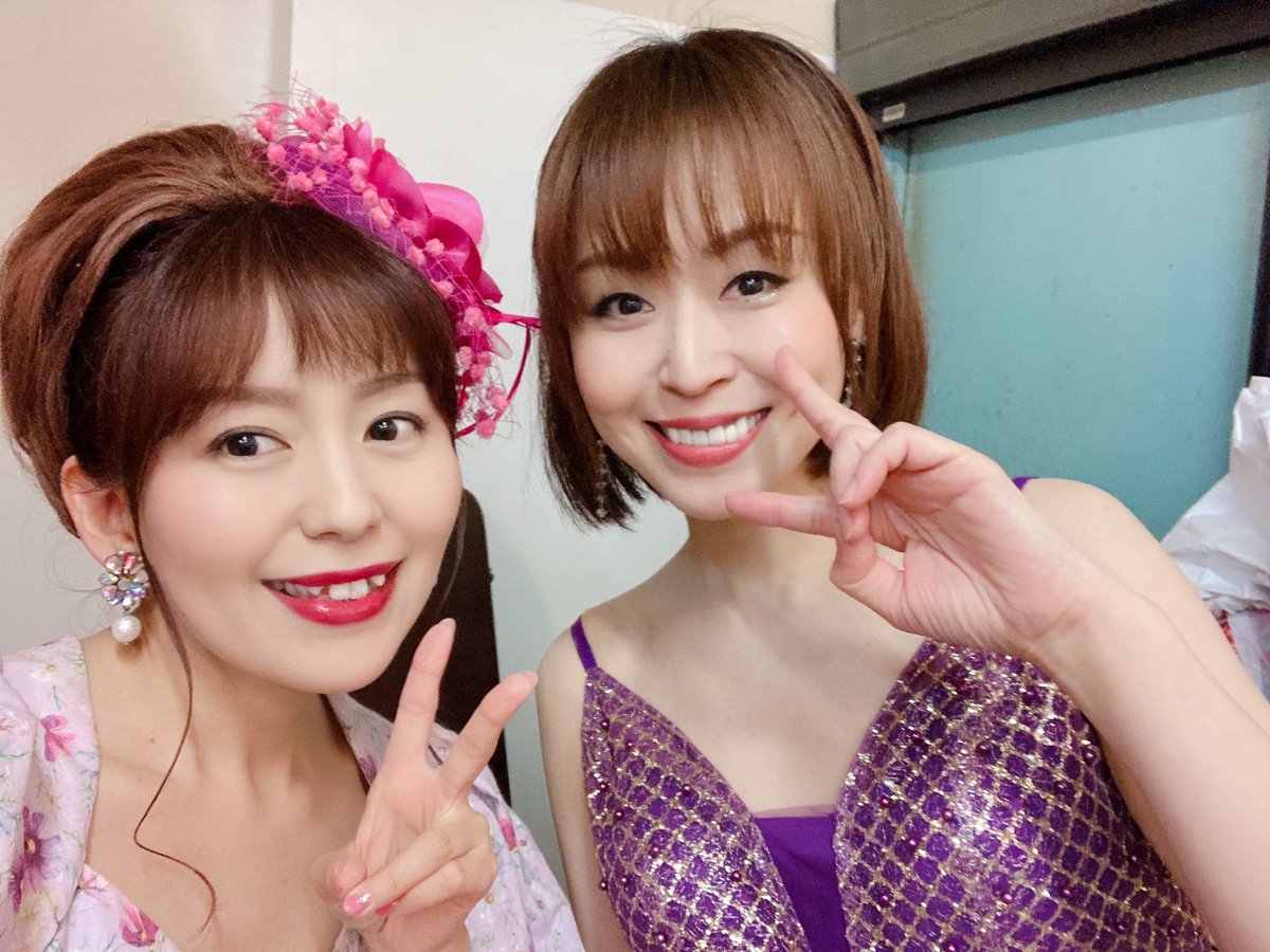 akane__tsubaki's tweet image. 4/20(土)は歌姫ライブへ出演させて頂きました❤️🎉岡田しのぶさんと塩乃華織さんとは数ヶ月ぶりにお会いできました💓優しくてお綺麗だし素晴らしいステージも勉強させて頂きました🙇🏻‍♀️😊❤️お世話になりました皆々様ありがとうございました🙇🏻‍♀️
#岡田しのぶ さん
#塩乃華織 さん
#高山レイヤ さん
#茜つばき