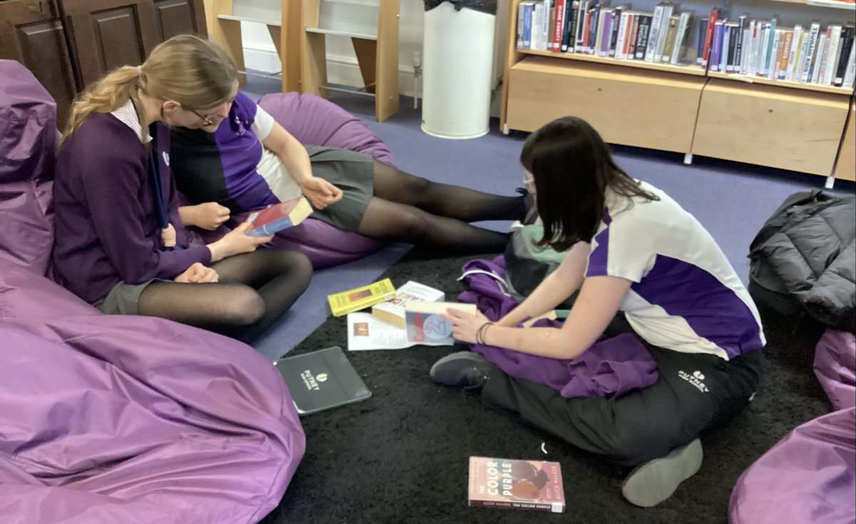 Putney High Library tweet media