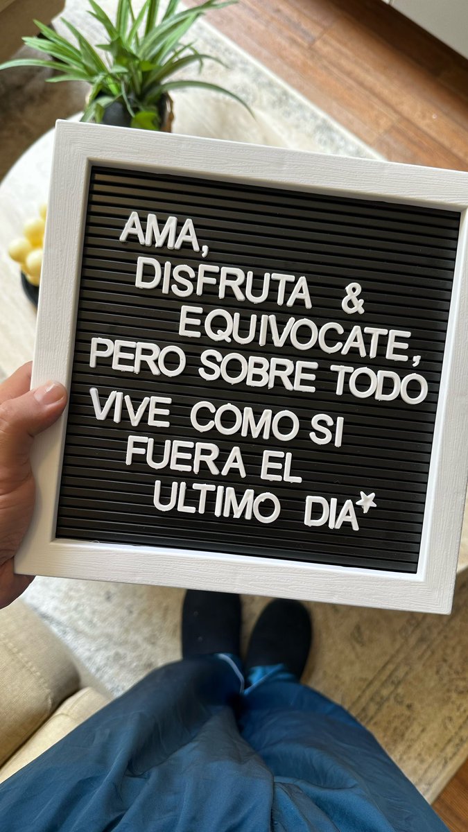 manueltab's tweet photo. Ayer me compré este cuadrito plan decorador y motivador para mi hogar. https://t.co/tDis4idpOG