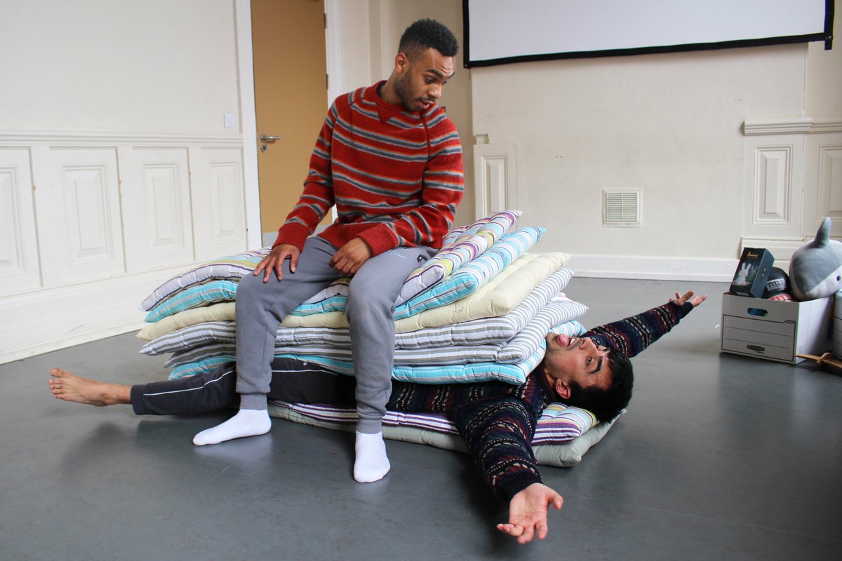 HalfMoonTheatre's tweet photo. 📷 PHOTO DROP PART II📷
Rehearsals for #TenInTheBed have entered the second week. Here’s a sneak peek into what’s been happening.
🛌 Ten in the Bed, by @stevetasane
📷 Touring 4 May-16 June 2024
🧒 Ages 3-8
#FamilyTheatre #KidsTheatre #Touring #TYA #PYA #PhotoDrop #Rehearsals https://t.co/tzI2htB5rl