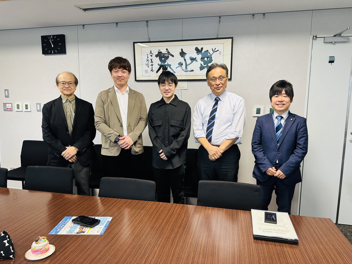 wada_naoya's tweet photo. 【 才能開花と流れ星研究 】本荘中時代の恩師 山田祐二先生よりぜひにとご紹介頂いた、岐阜北高出身の東大大学院で宇宙工学を専攻している田中康暉 院生とご縁ができました。一社 #MEDAR を起業し、人工衛星等のスペースデブリ(宇宙ごみ)のモニターシステム(詳報:https://t.co/uN7Hlny5kj) https://t.co/aw5UM2FDSP