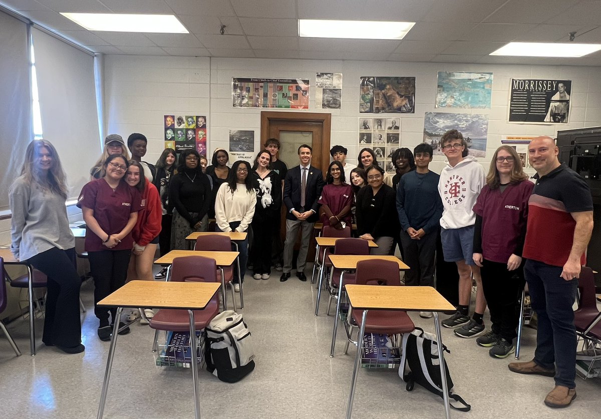 Thank you Congressman @MorganMcGarvey for visiting Atherton and speaking with Mr. Ellard’s AP Government students today!