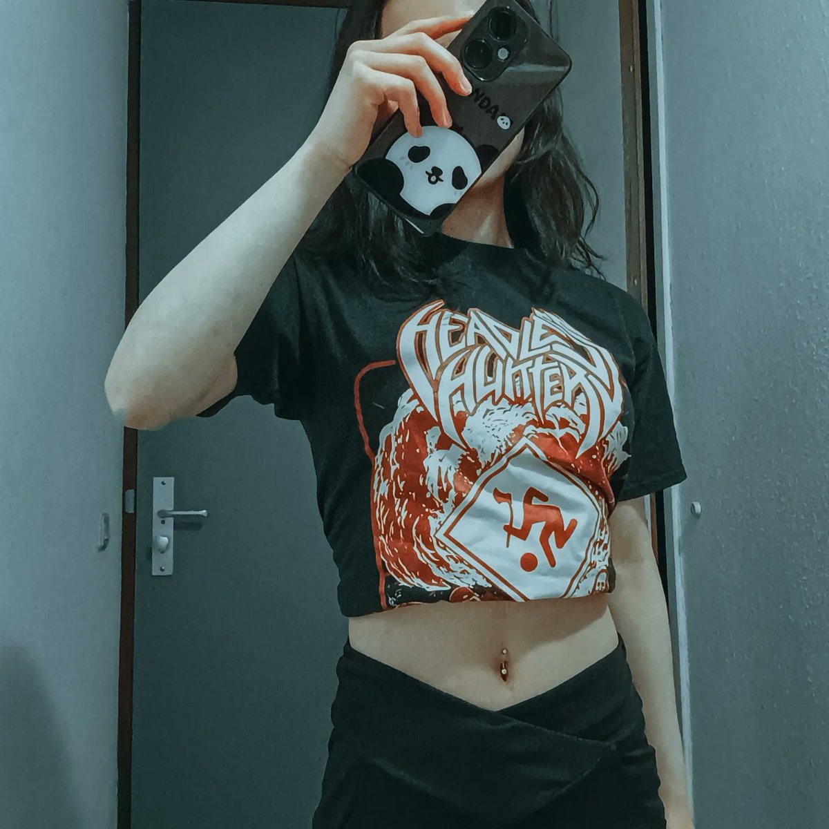 SethAbrikoos's tweet photo. New band 👕!
Swipe for some throwback 📷 I shot of #HeadlessHunter 🎶
.
.
.
#sethpicturesmusic
#sethabrikoos #thrashmetalband #thrashmetalmusic #thrashmetal #metalgirls #altgirls #altgirl #effenaar #eindhoven #metalmerch #fotograaf #concertphotography #concertphotographer
🤘✌️ https://t.co/u3tiW2oDwe