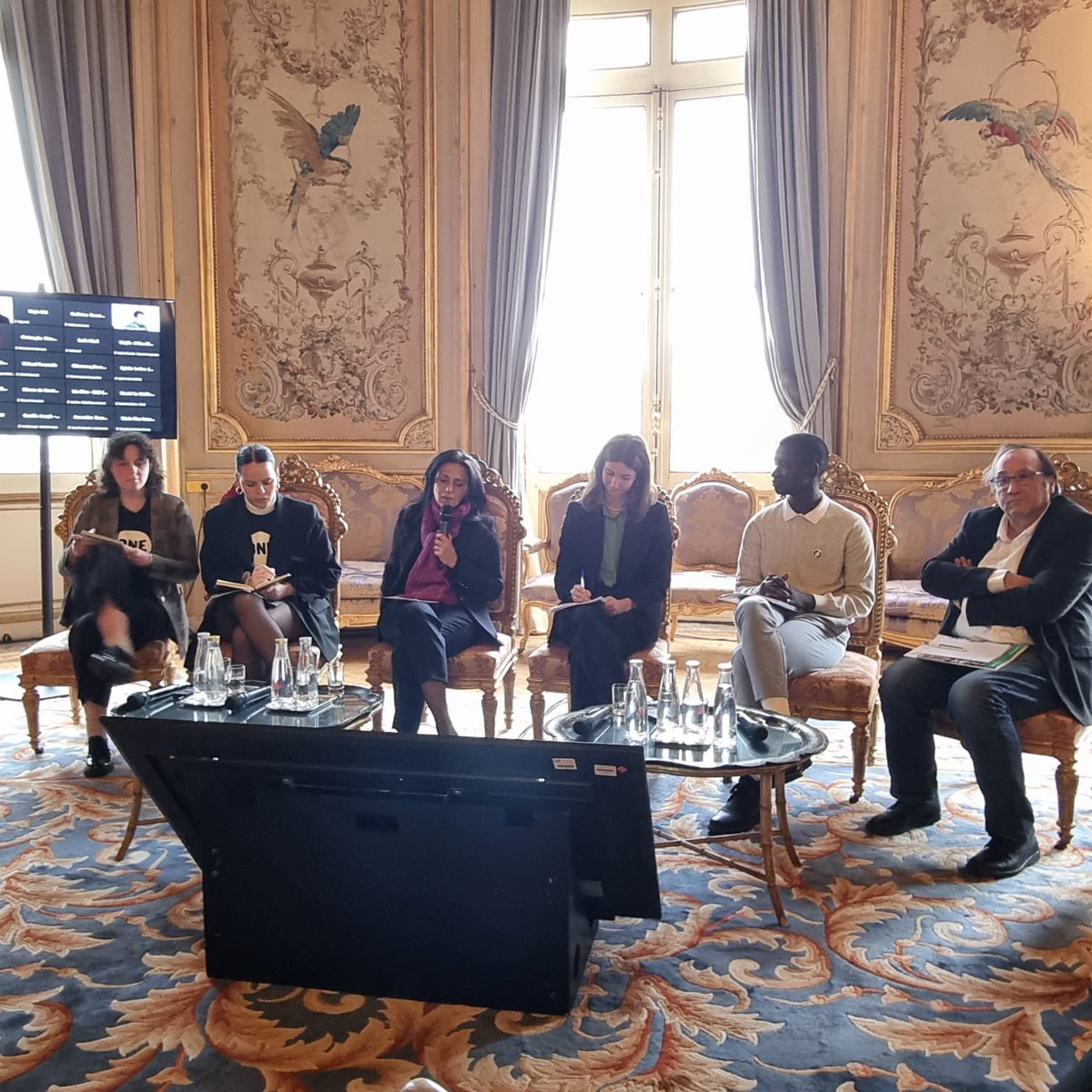 FVolontaires's tweet photo. Restitution du GT « Jeunesses » du #CNDSI @CZacharopoulou souligne l’importance d’intégrer de manière transversale les jeunesses dans les stratégies et politiques publiques #APD et #ECSI. Elle reconnaît le rôle du #volontariat pour renforcer les solidarités et atteindre #ODD https://t.co/Zn3i0DkEzx