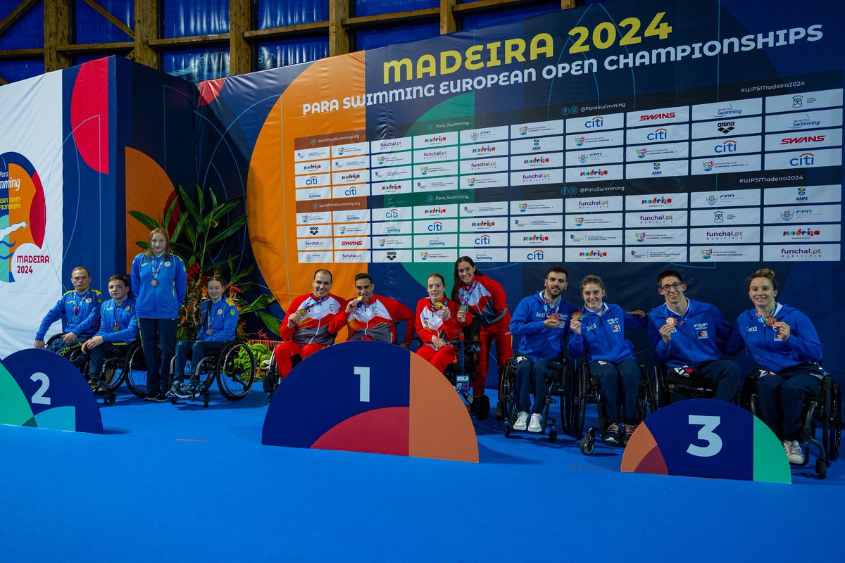 Con tres jornadas de siete disputadas, España suma 1⃣7️⃣ medallas en el Campeonato de Europa de Natación Paralímpica de Madeira 🇵🇹. 😱En la jornada de ayer @tponce87 consiguió oro, plata y bronce. 👉 paralimpicos.es/noticias/toni-…