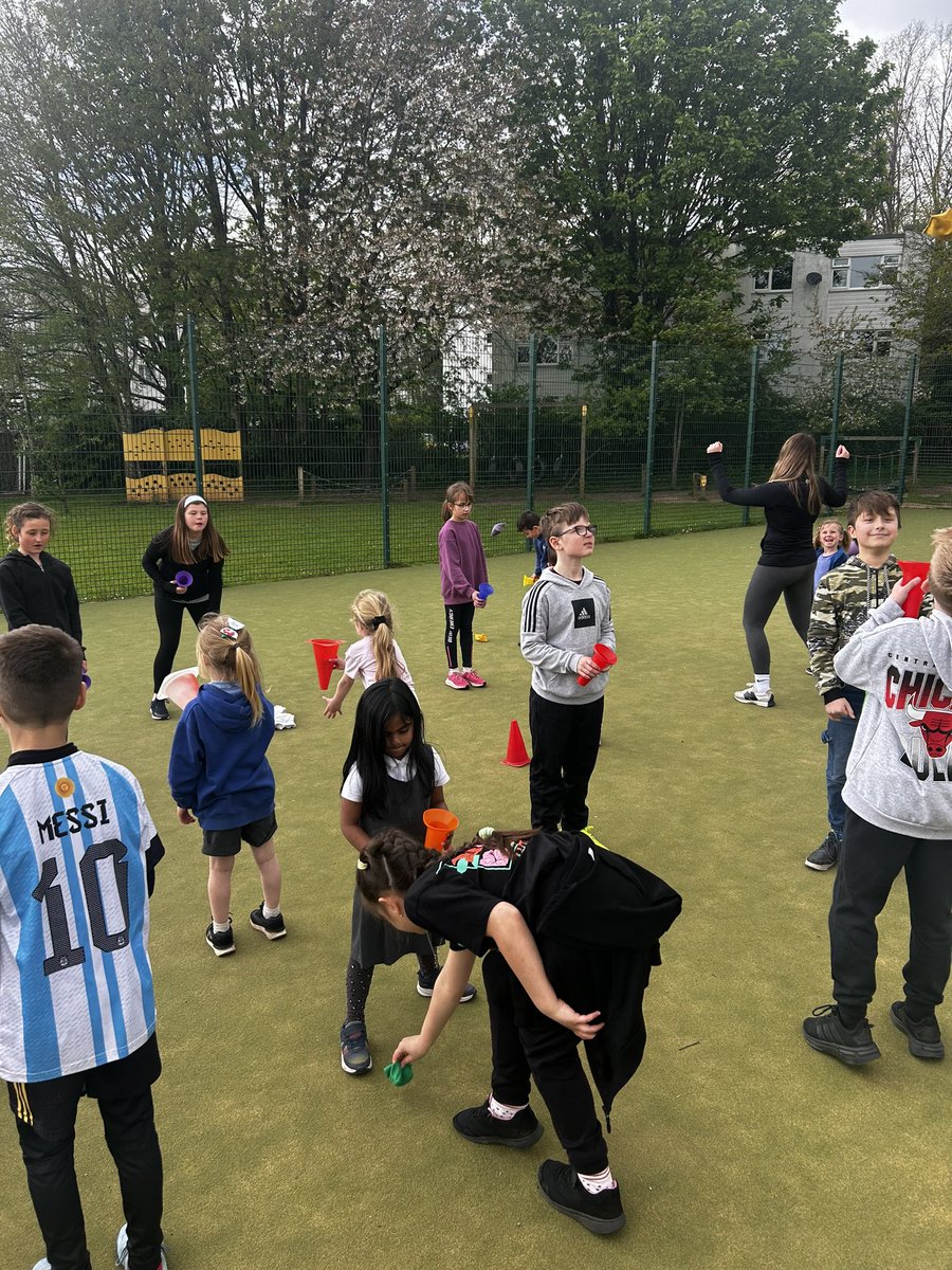 We loved helping reception practice their throwing and catching with different pieces of equipment today <a href="/CoedGlas/">Coed Glas Primary</a>