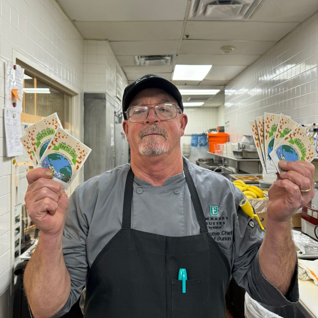 Embassy_ATX_DT's tweet photo. How do we celebrate #EarthWeek? From the ground up! While our Team Members took to mulching various areas around the hotel's front drive, our executive chef distributed milkweed seeds to germinate as food for monarch butterflies. #Hilton #TravelWithPurpose #EarthDay #AustinHotels https://t.co/550opN6ZLG