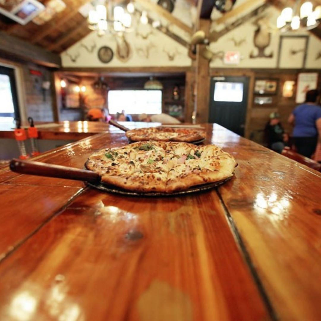 gratefulheadpza's tweet photo. Looking for a slice of happiness? Look no further than Grateful Head Pizza! Join us in Hochatown for a culinary adventure you won't soon forget. 🍕😊 

Leave us a review and let us know what you love about Grateful Head: https://t.co/CzRL7eumoa https://t.co/Y7uUrG2Em6