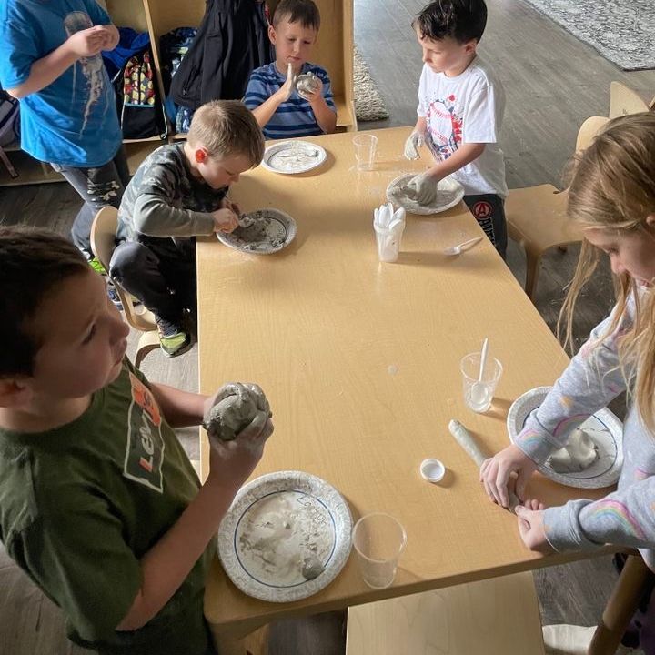 Helping mould our future generation is a dough-lightful time, especially with this group of super crafty kiddos. 🎨
#creativekids #artclass #kidsart #earlychildhooddevelopment #childdevelopment