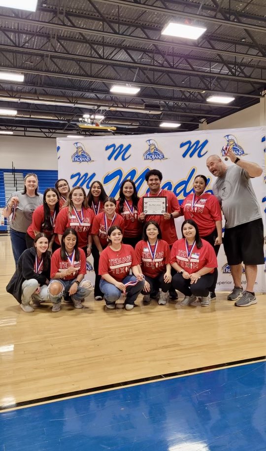 CoachJBrazil's tweet photo. Shoutout to our Athletic Training Staff competing this week at the district training event. Our girl Mia placed 1st in ankle taping! We are proud of you all and thank you for all the taping, icing, rehabbing, long hours on and off the playing field! #RayWay #AT @wbrayhs https://t.co/JUX6LDigLL