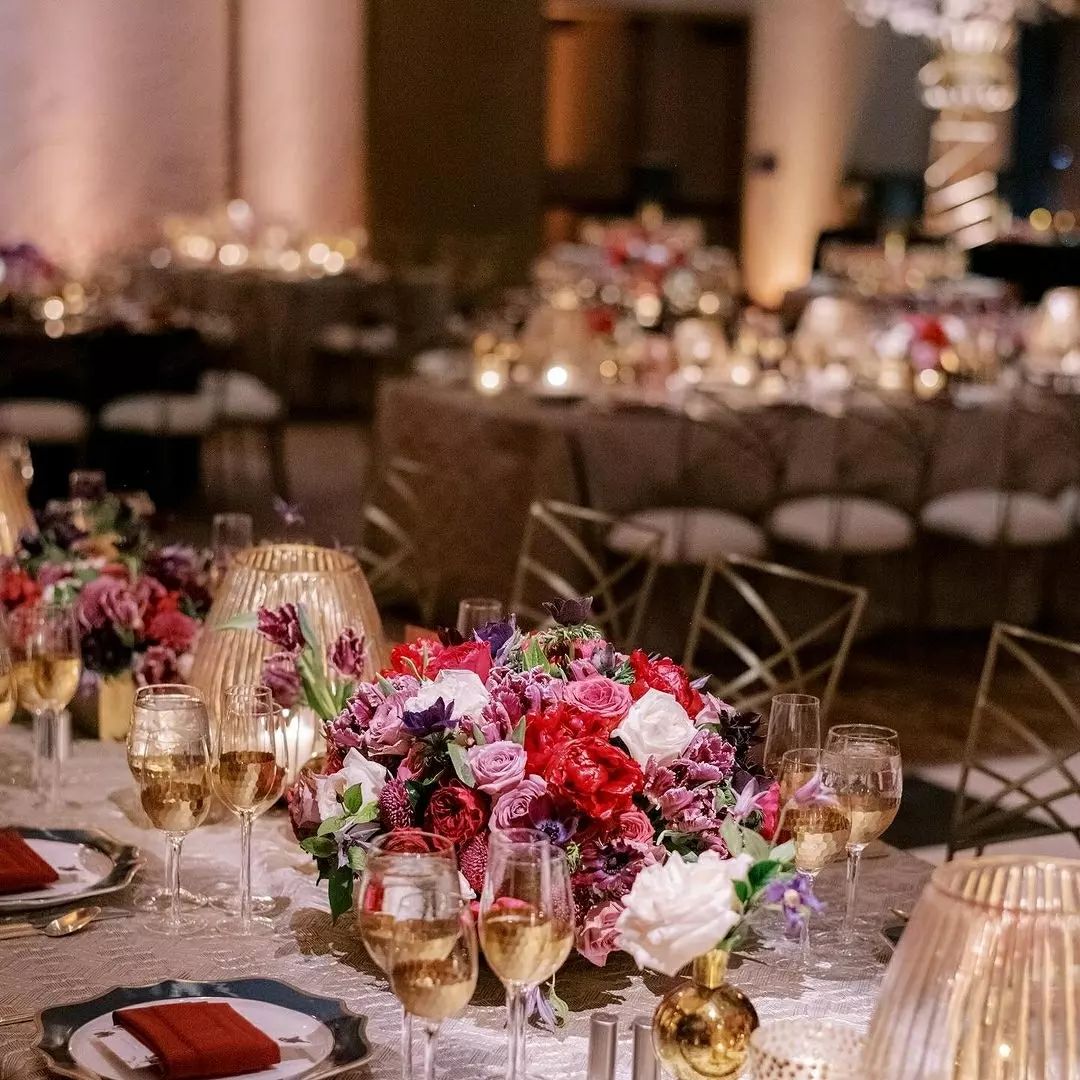 💛✨ Pairing perfectly with our CHAMELEON FANFARE CHAIR - indulge in the luxurious elegance of rose-themed decor and glamorous gold accents. 🌹💫 

#dmvweddings #weddinginspiration #weddingdecor #weddingstyle #trending