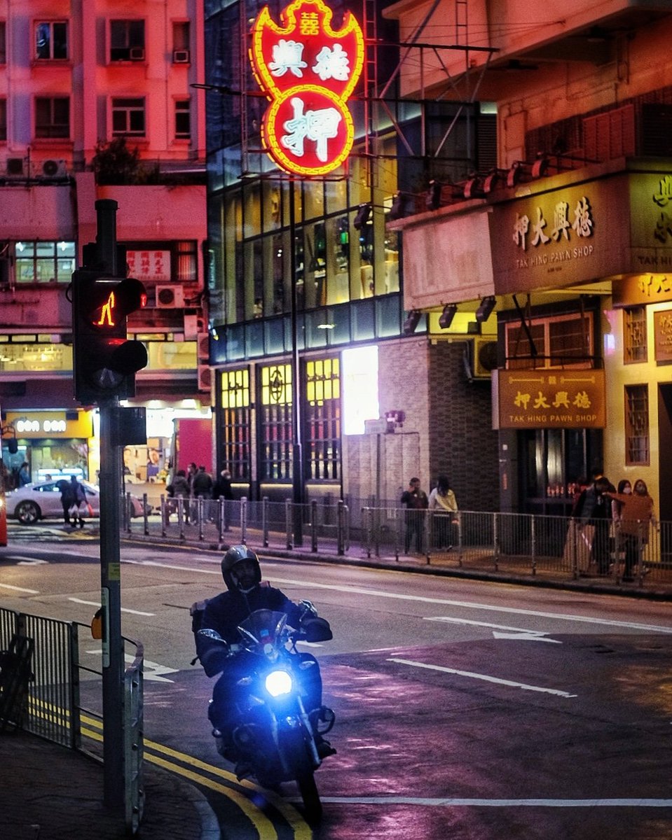 night rider...🛵✨ #hkig #nightcity #hkiger #streetphotography #neonlights  #nightlife #discoveryhongkong #neon #hongkonginsta #pwan #押 #nightrider #機車 #nightshot #夜景 #nightphotography  #neonsign #霓虹燈 #ネオンサイン #under_the_sign_hongkong