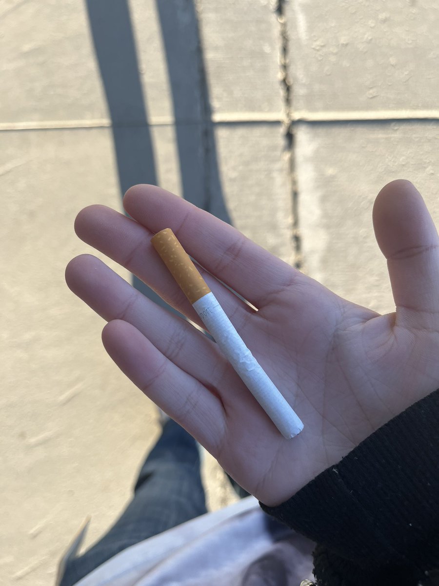 OHMYGOD I ran out of cigarettes yesterday and this morning found a full unsmoked Newport on the ground (Ik it’s kinda gross but I’m a fein) BEST DAYYY